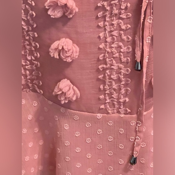 NWT Andree by Unit Ruffle Dress Size M Rose Chenille Swiss Dot Sexy Lined Belted - Picture 14 of 15